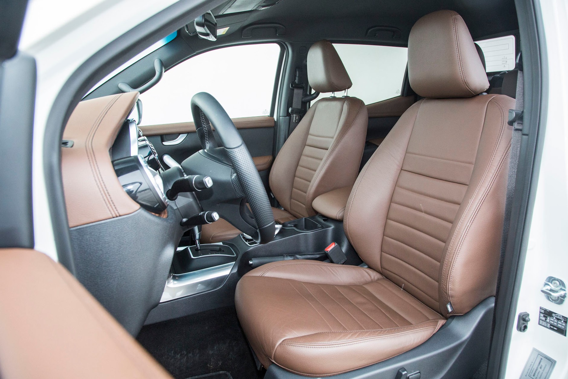 Mercedes X 250 d 4Matic - Nissan posmarowany Mercedesem