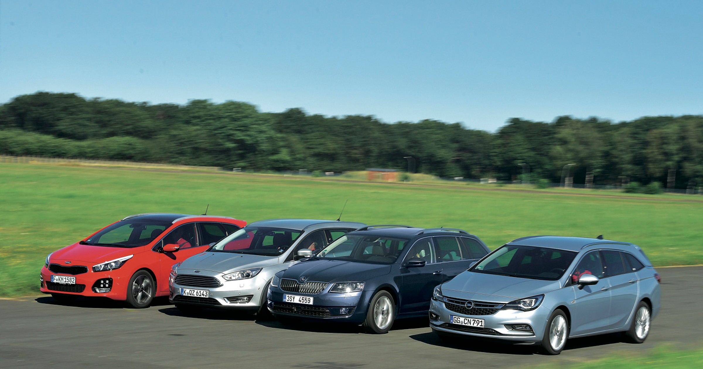12 cylindrów... i aż 4 auta: Focus, cee'd, Astra i Octavia