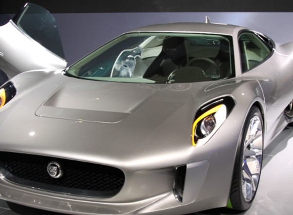 Nowy Jaguar C-X75 wyjedzie na drogi?