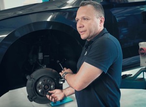 Warto wiedzieć - diagnostyka i wymiana tarcz w układzie hamulcowym