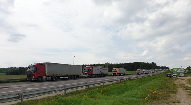 Granica z Białorusią: ciężarówki odprawiane są na bieżąco. Sytuacja się ustabilizowała