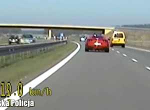 Jechał Ferrari ponad 200 km/h i nie przyjął mandatu. Skończyło się na 5000 zł grzywny