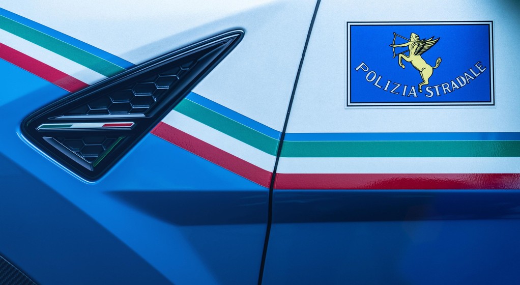 Policyjne Lamborghini Urus Performante