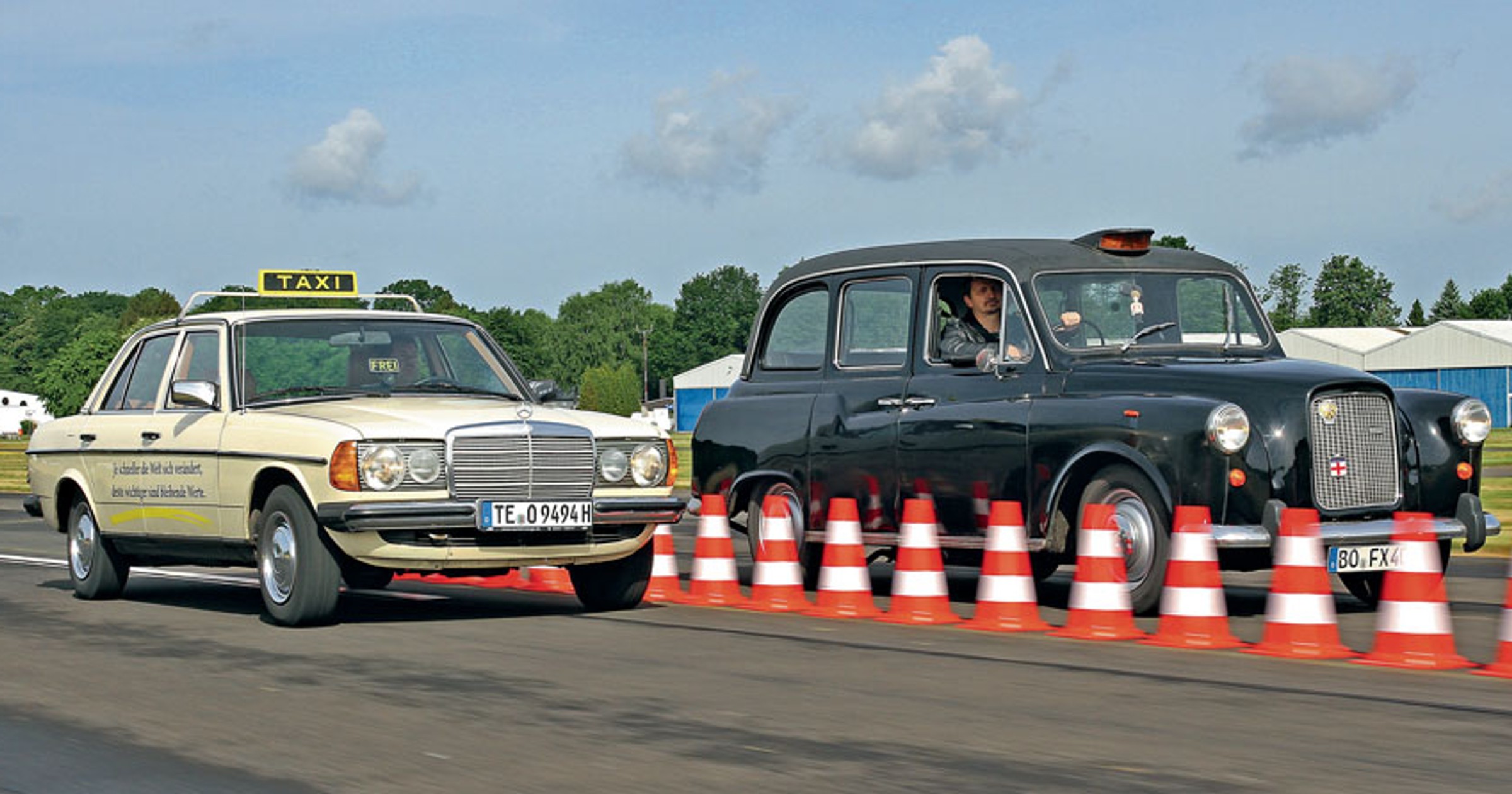 Mercedes W123 kontra Austin FX4Q - która taksówka jest lepsza?