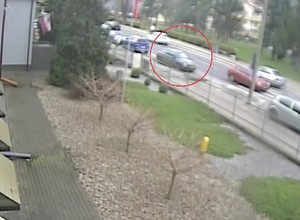 Przyjechał tylko "złożyć zawiadomienie". Policjanci zatrzymali go na dłużej [WIDEO]