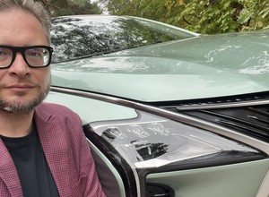 Jeździłem 7-miejscowym chińskim spalinowym minivanem za 149,9 tys. zł. Oniemiałem na widok wnętrza