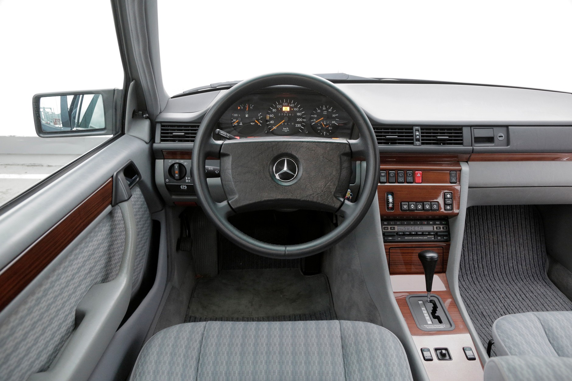 Mercedes S124 kontra Volvo 740 kombi