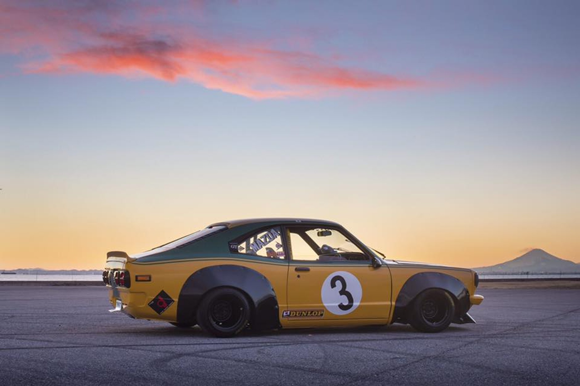 Mazda RX3 Liberty Walk - pogromca gigantów