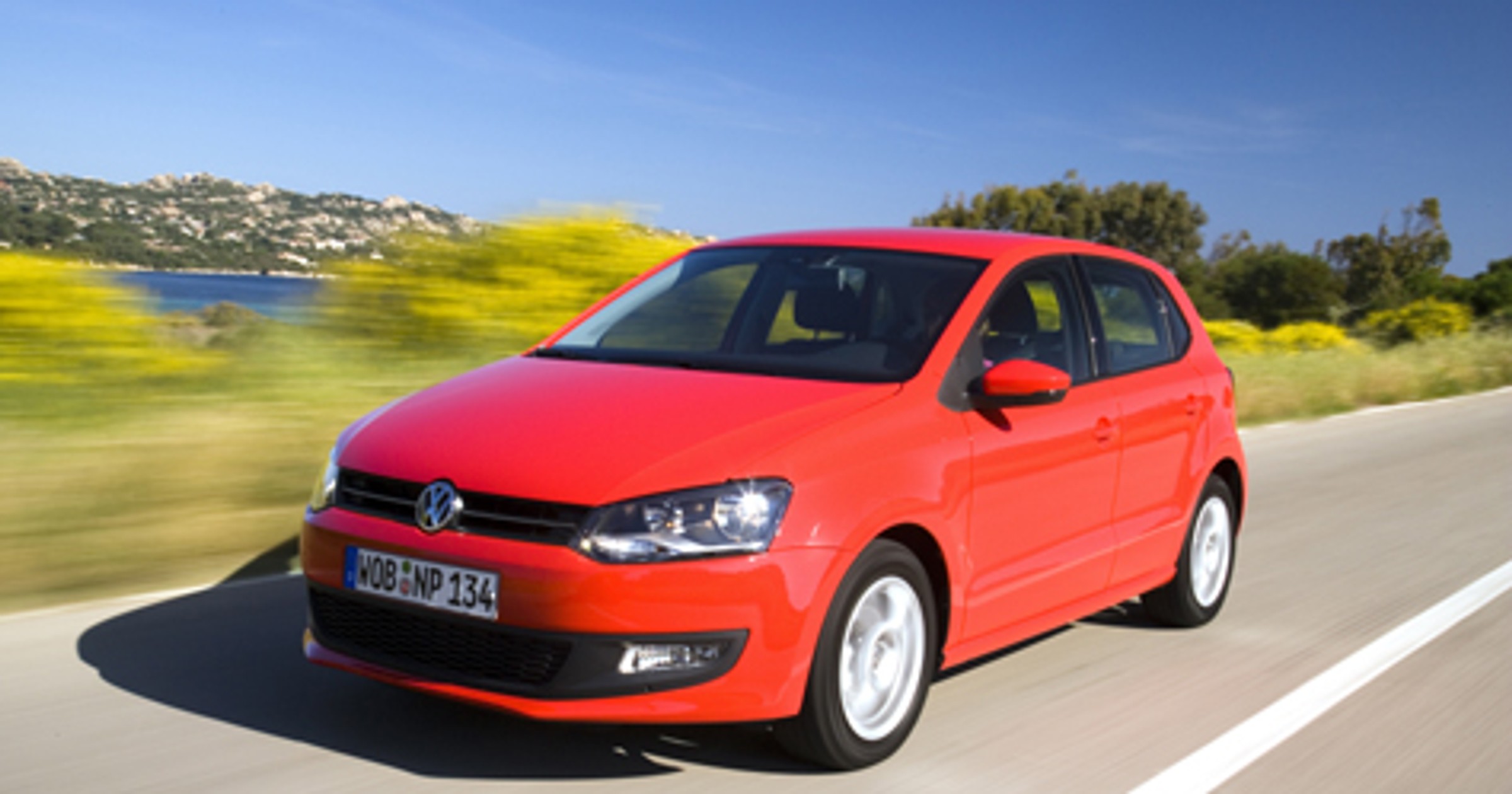 Nowy Volkswagen Polo gra w minigolfa