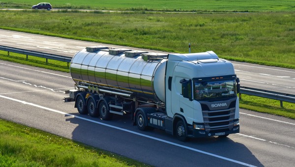 Napad na cysternę. Ukradli 36 tys. litrów paliwa 