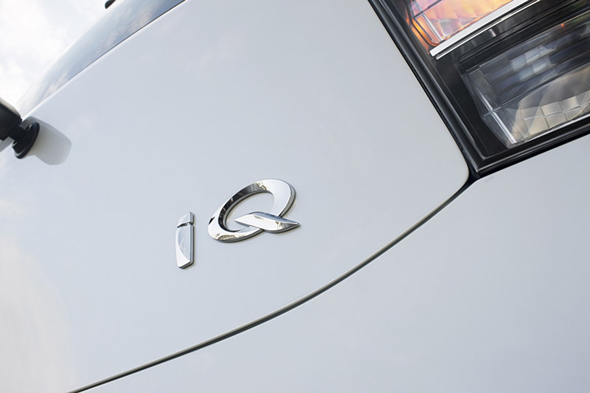 Toyota iQ: sześć nowinek technicznych zwiększających kabinę pasażerską