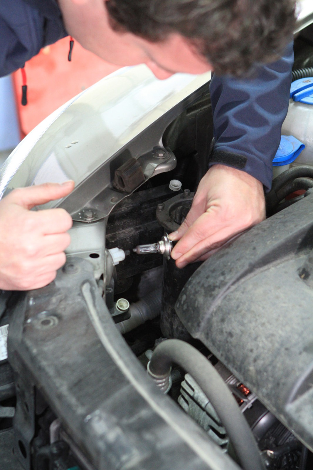 Akumulator, płyn w chłodnicy i światła: skontroluj ich stan przed zimą