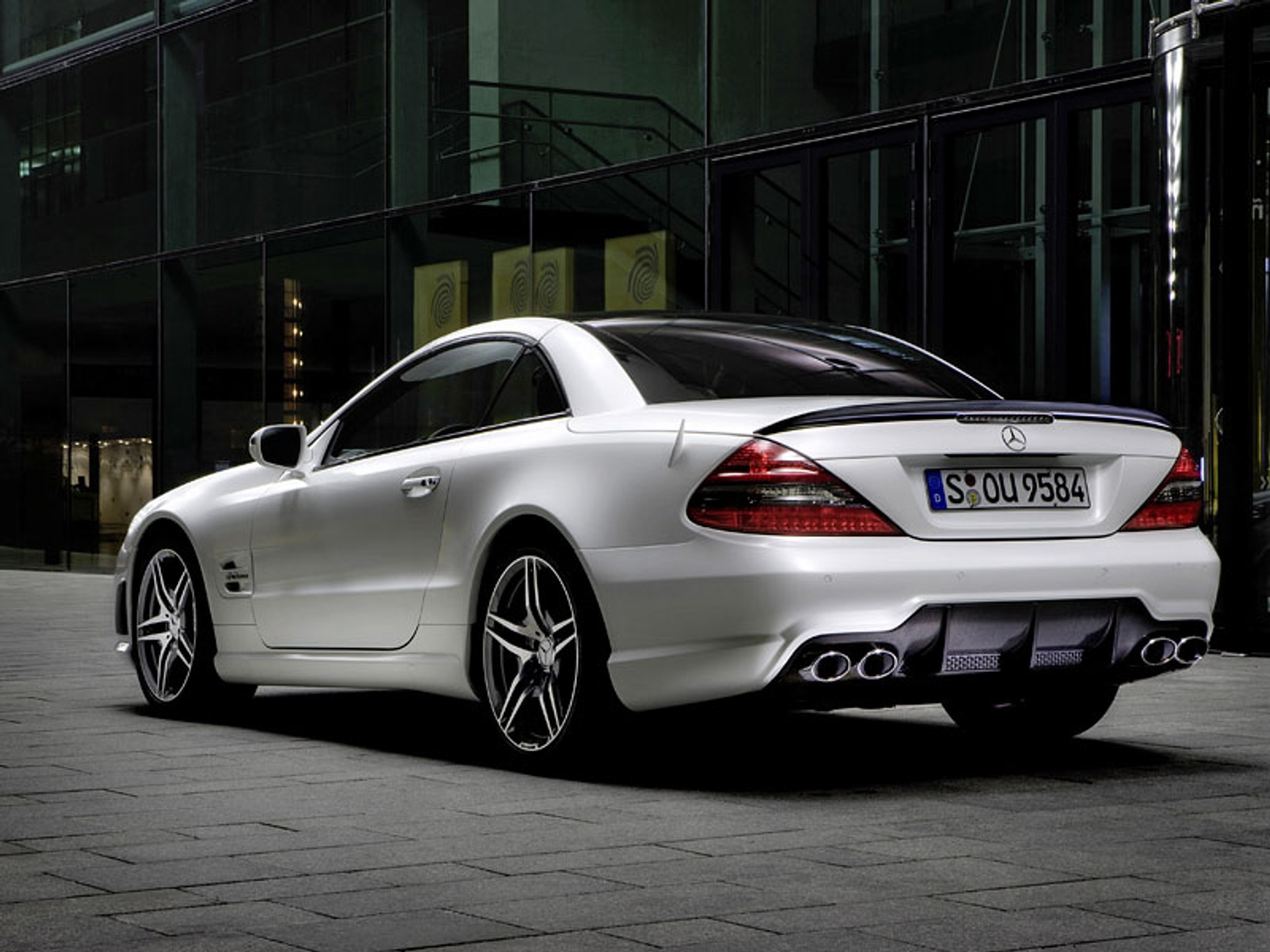 Mercedes-Benz SL 63 AMG Edition IWC: szwajcarska precyzja