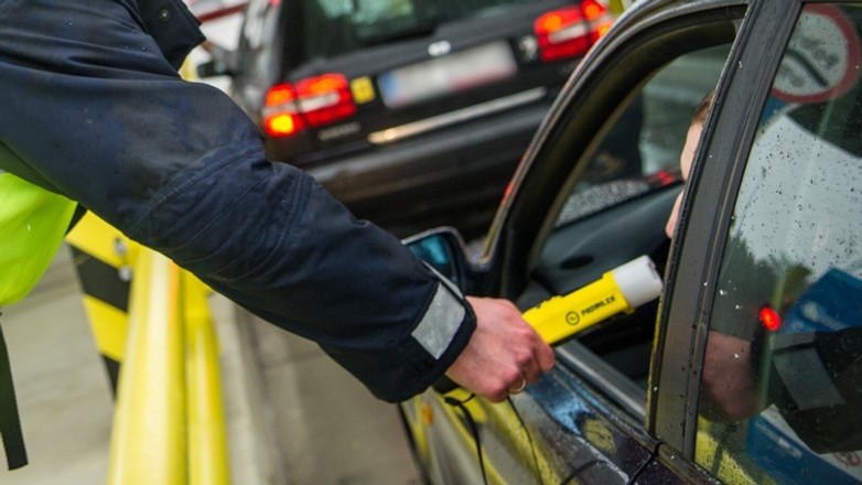 Badali trzeźwość na autostradzie