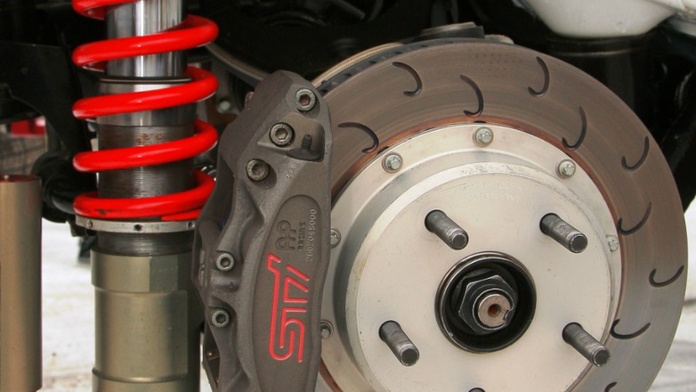 Jak poprawić hamulce w aucie?