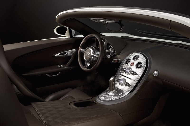 Bugatti Veyron 16.4 Grand Sport: 360 km/h w kabriolecie (wideo)