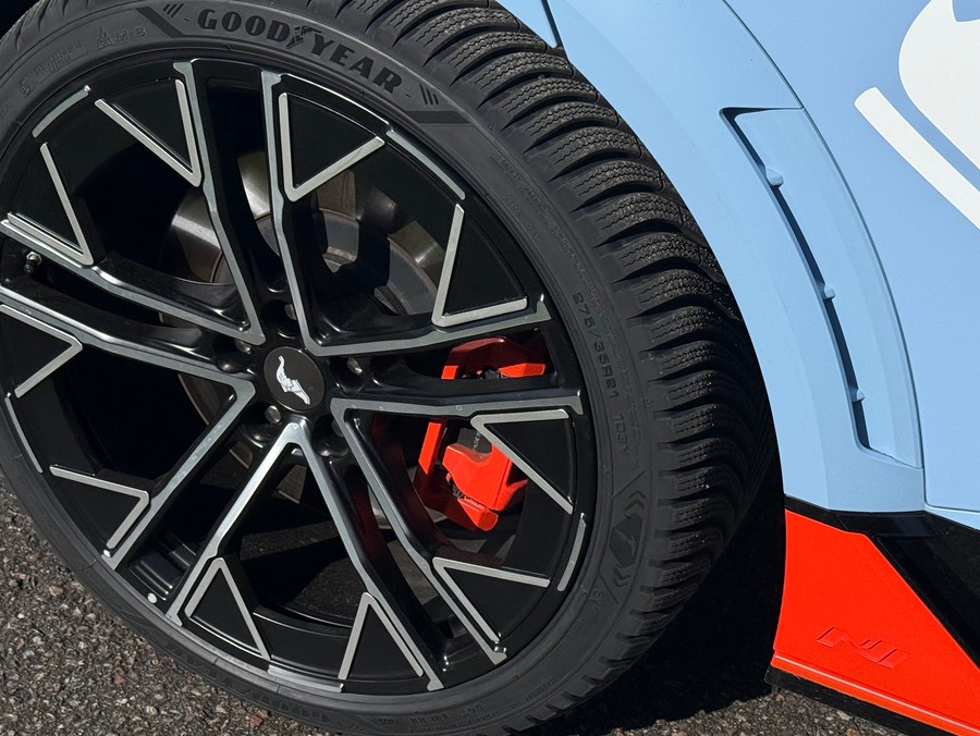 Goodyear Vector All Season 4 – nawet w przypadku samochodów o ekstremalnej mocy daje sobie znakomicie radę