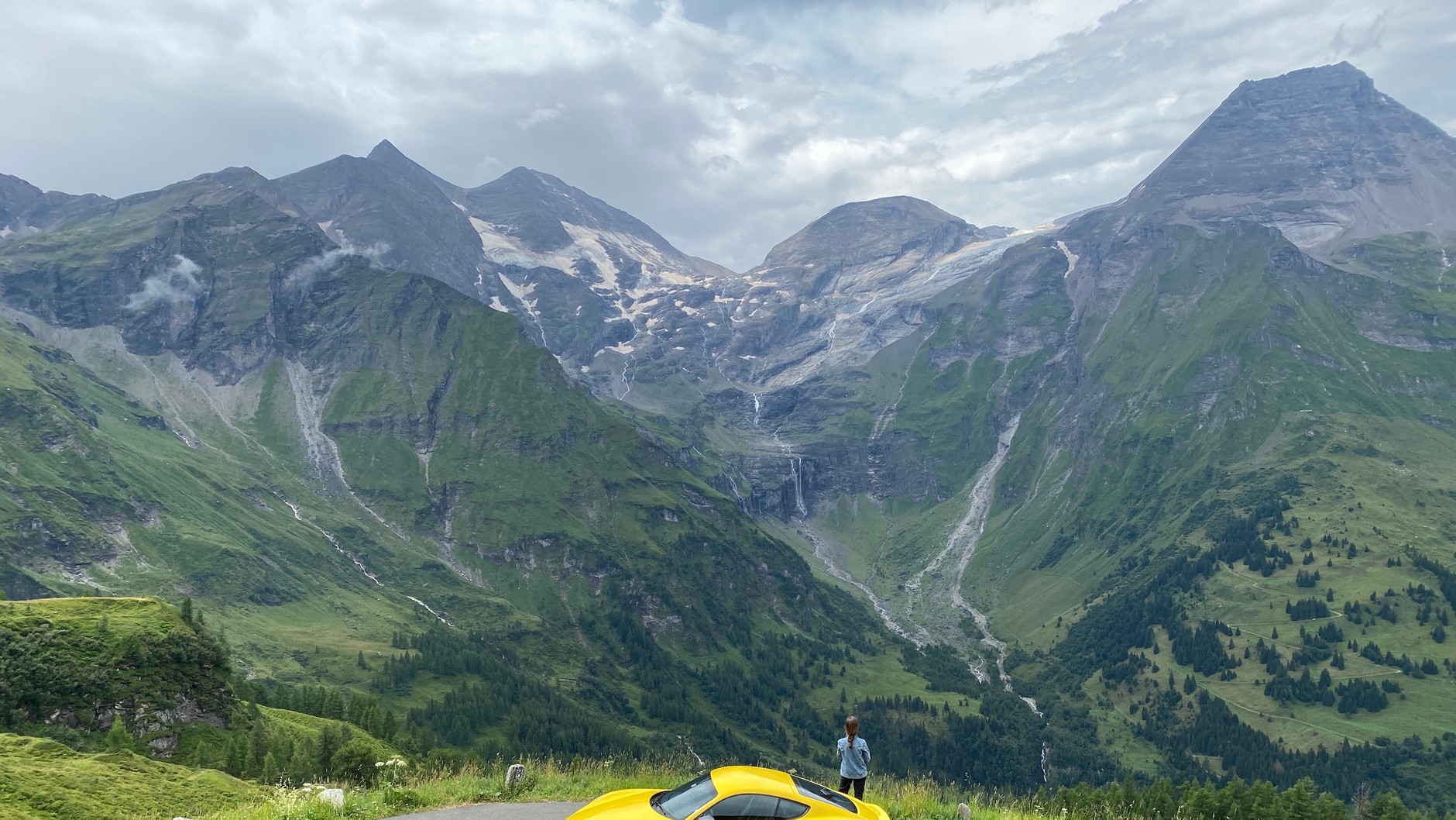 Porsche 718 Cayman T (982c) – podróż w Alpy