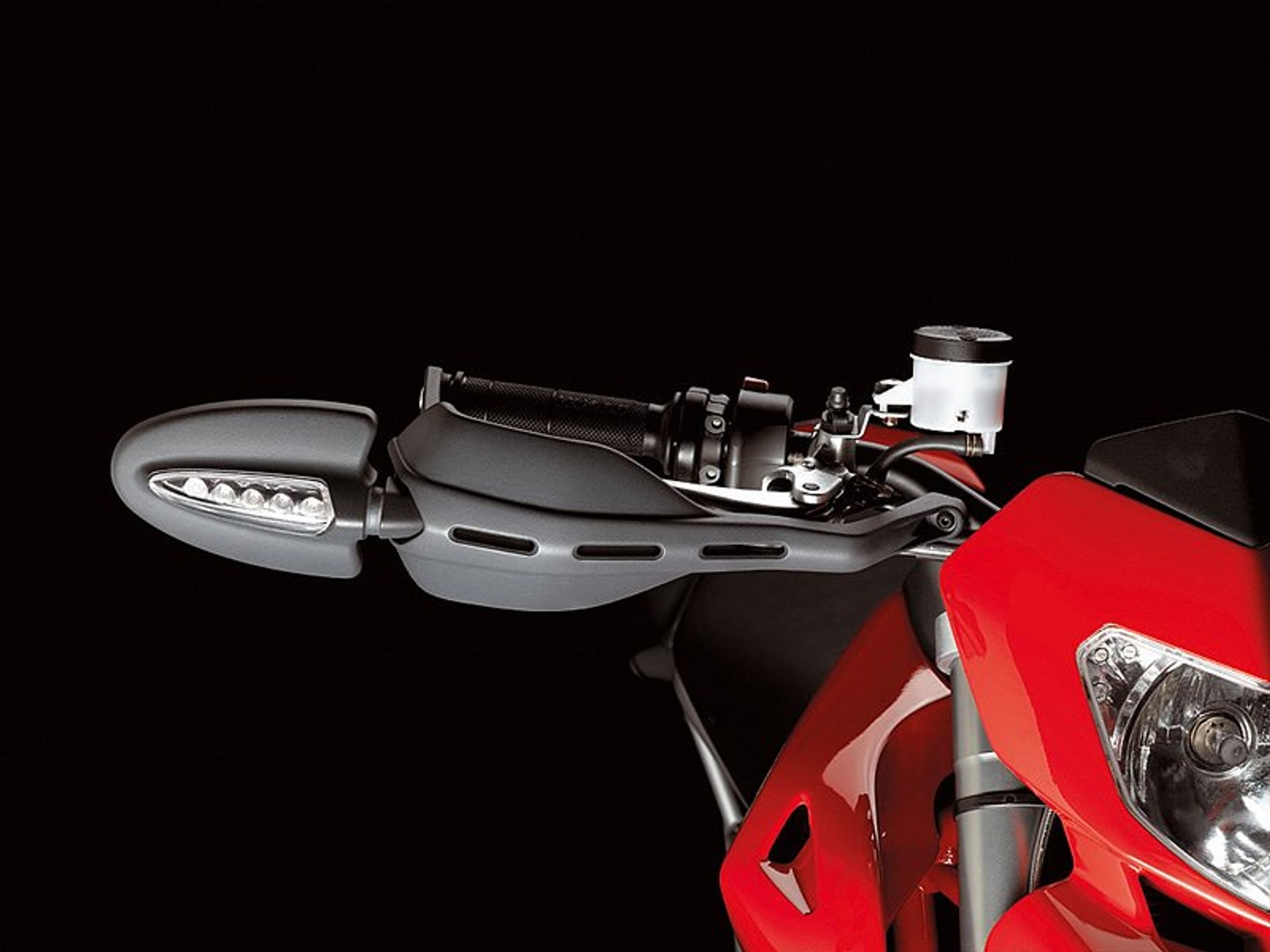 Ducati Hypermotard 1100 i 1100 S (dane techniczne)