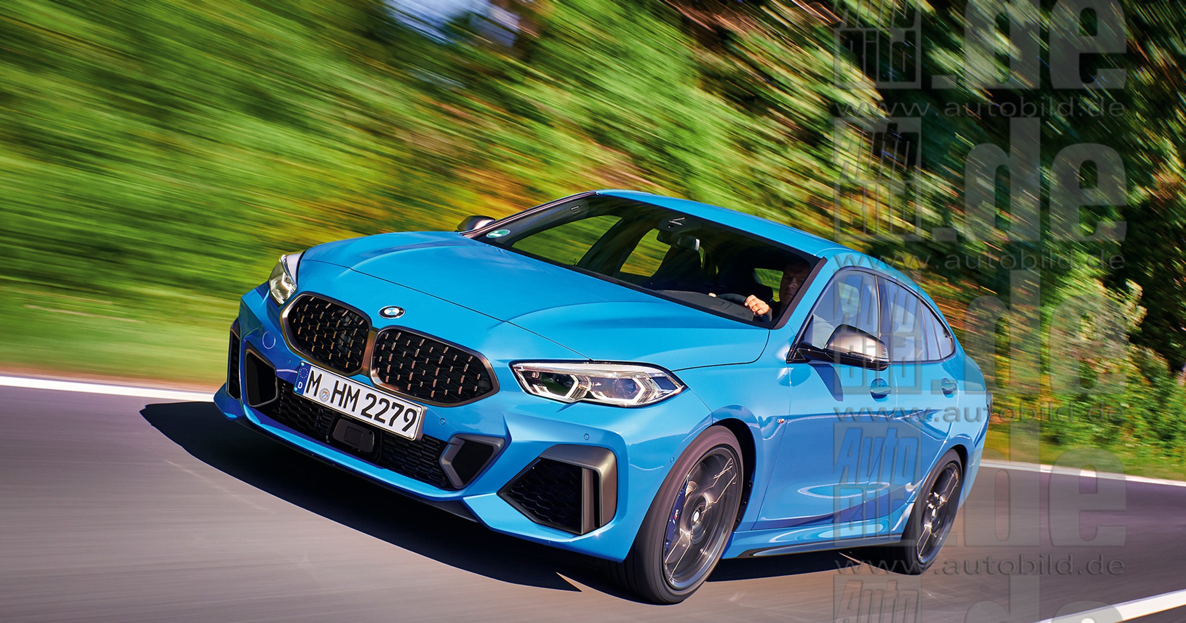 BMW serii 2 Gran Coupé przejmuje cechy serii 1 i 3, unikając wewnętrznej konkurencji