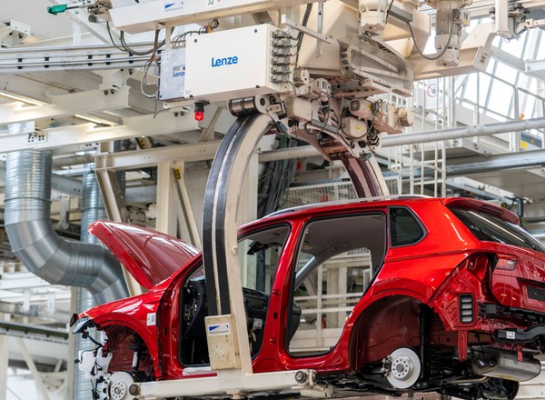Volkswagen wstrzymuje produkcję aut, także spalinowych. Tym razem nie chodzi o problemy ze zbytem