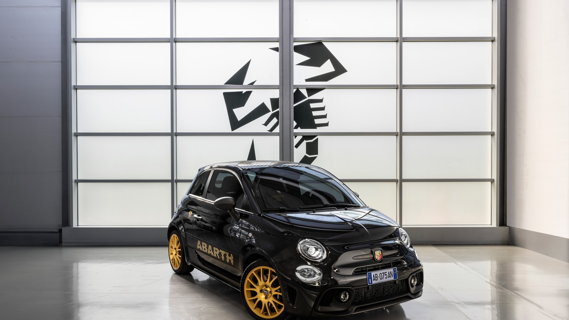 Abarth 695 75 Anniversario