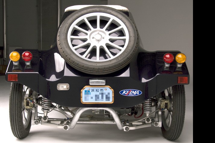 Takayanagi Miluira – elektrycznie oldschoolowy