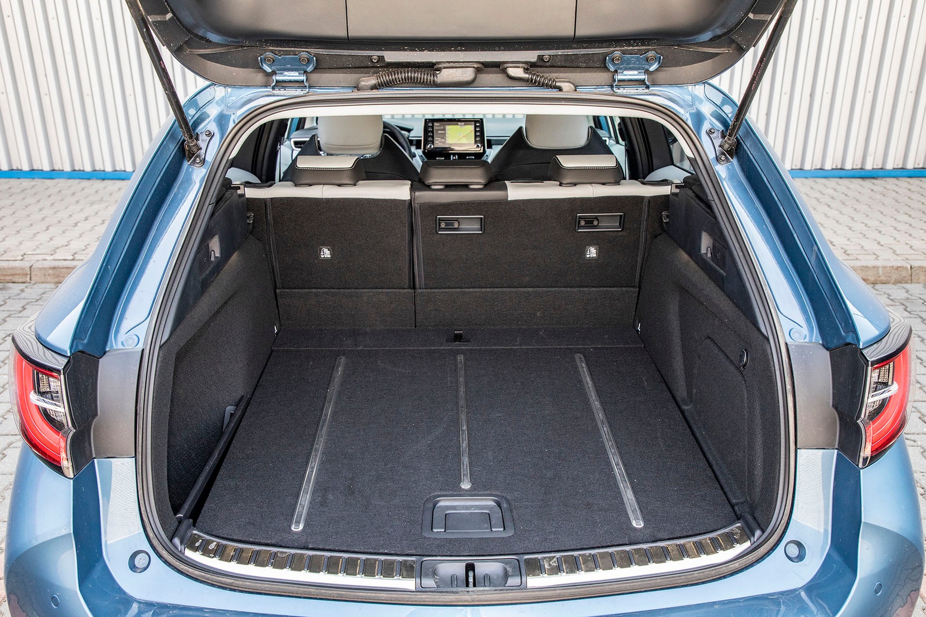 Oszczędzaj z fantazją - test Toyoty Corolla Touring Sports 2.0 Hybrid