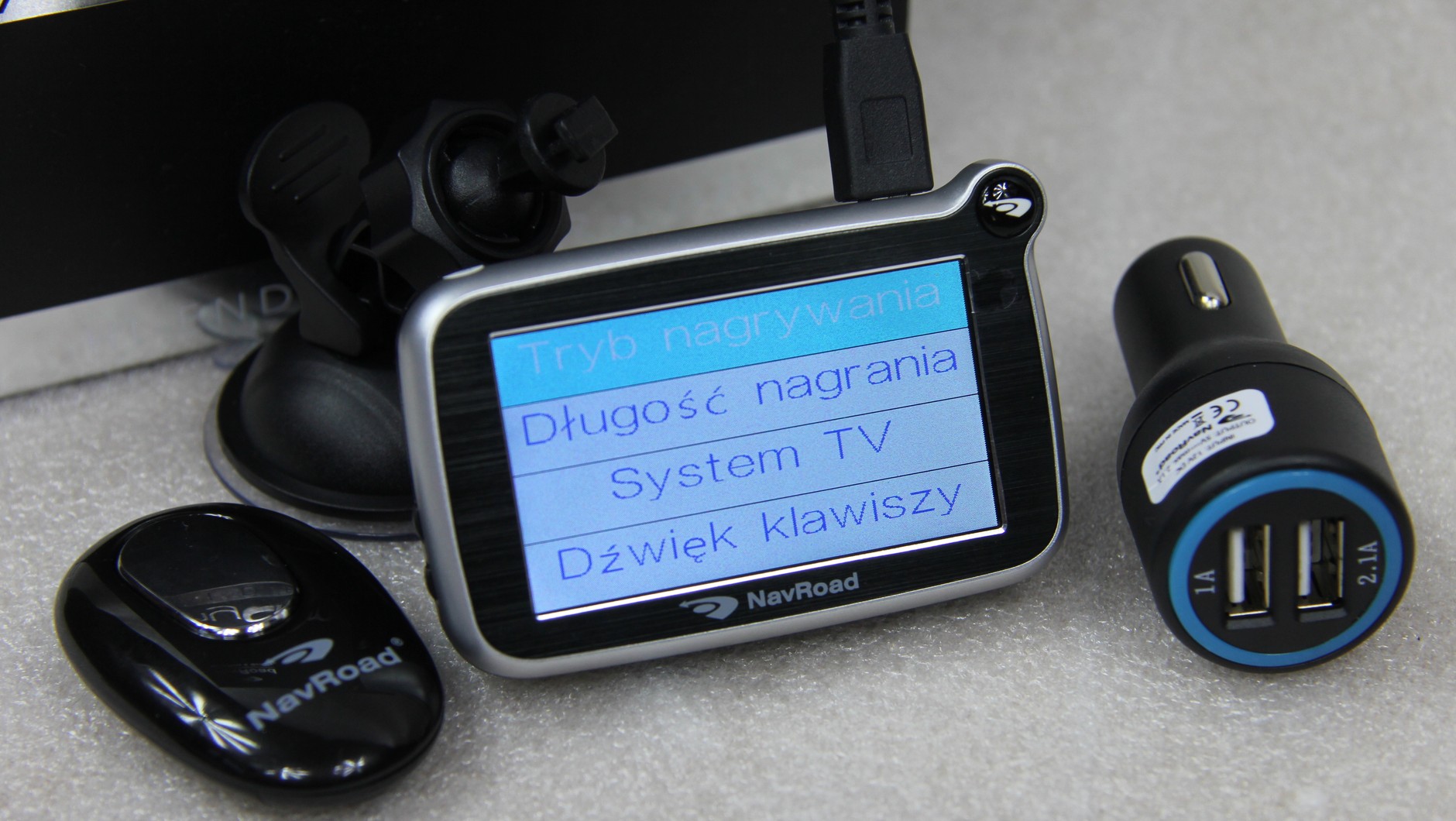 NavRoad myCAM HD Pro GPS, pilot do zdjęć  i zasilacz z dwoma gniazdami USB