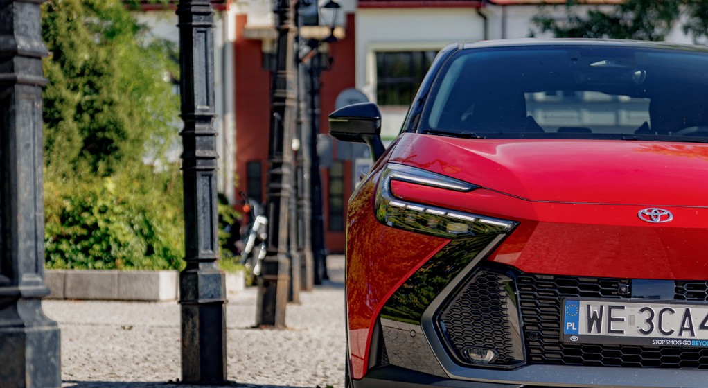 2024 Toyota C-HR PHEV