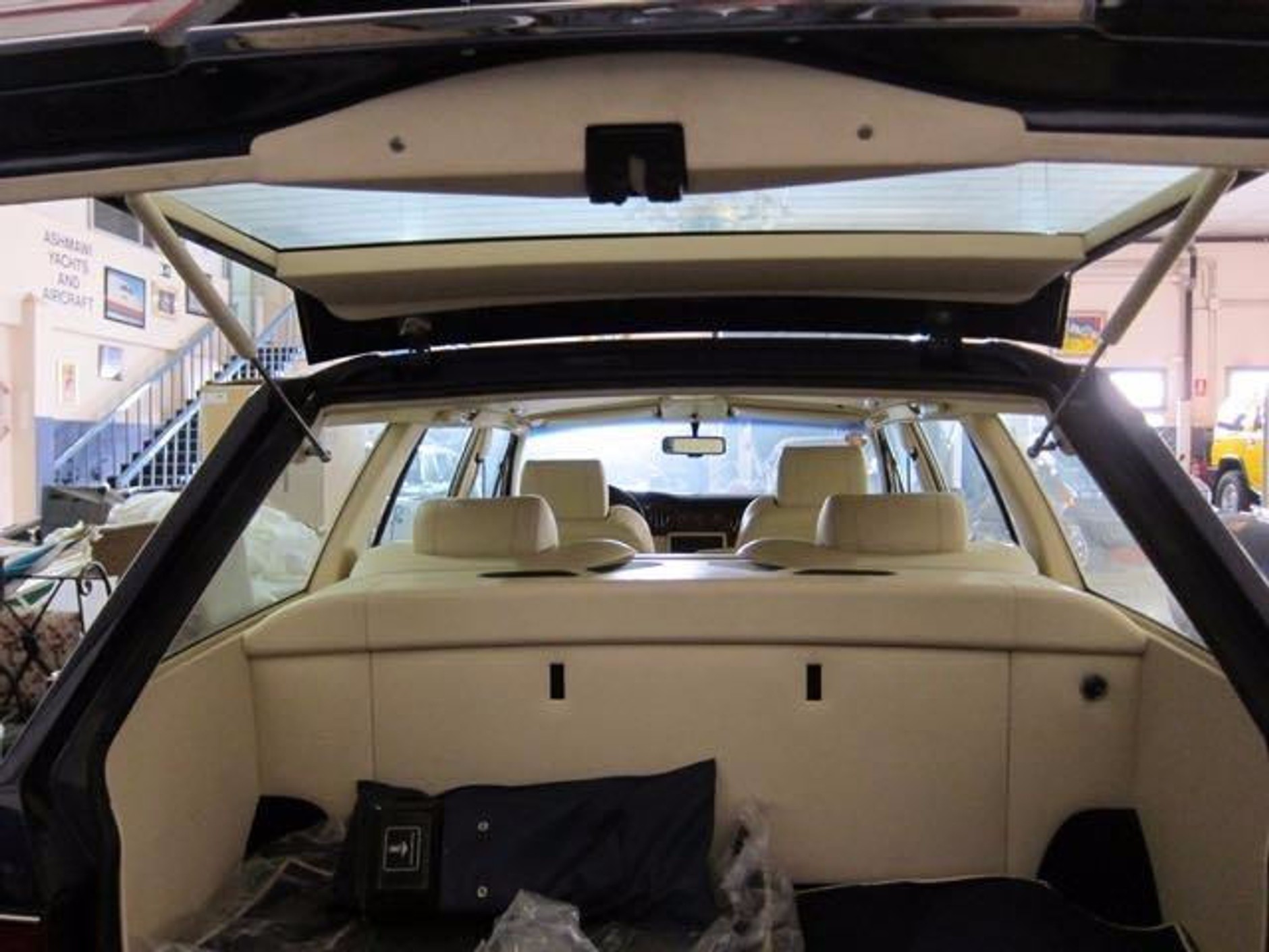 Bentley kombi z firmy Robert Jankel Design z Weybridge