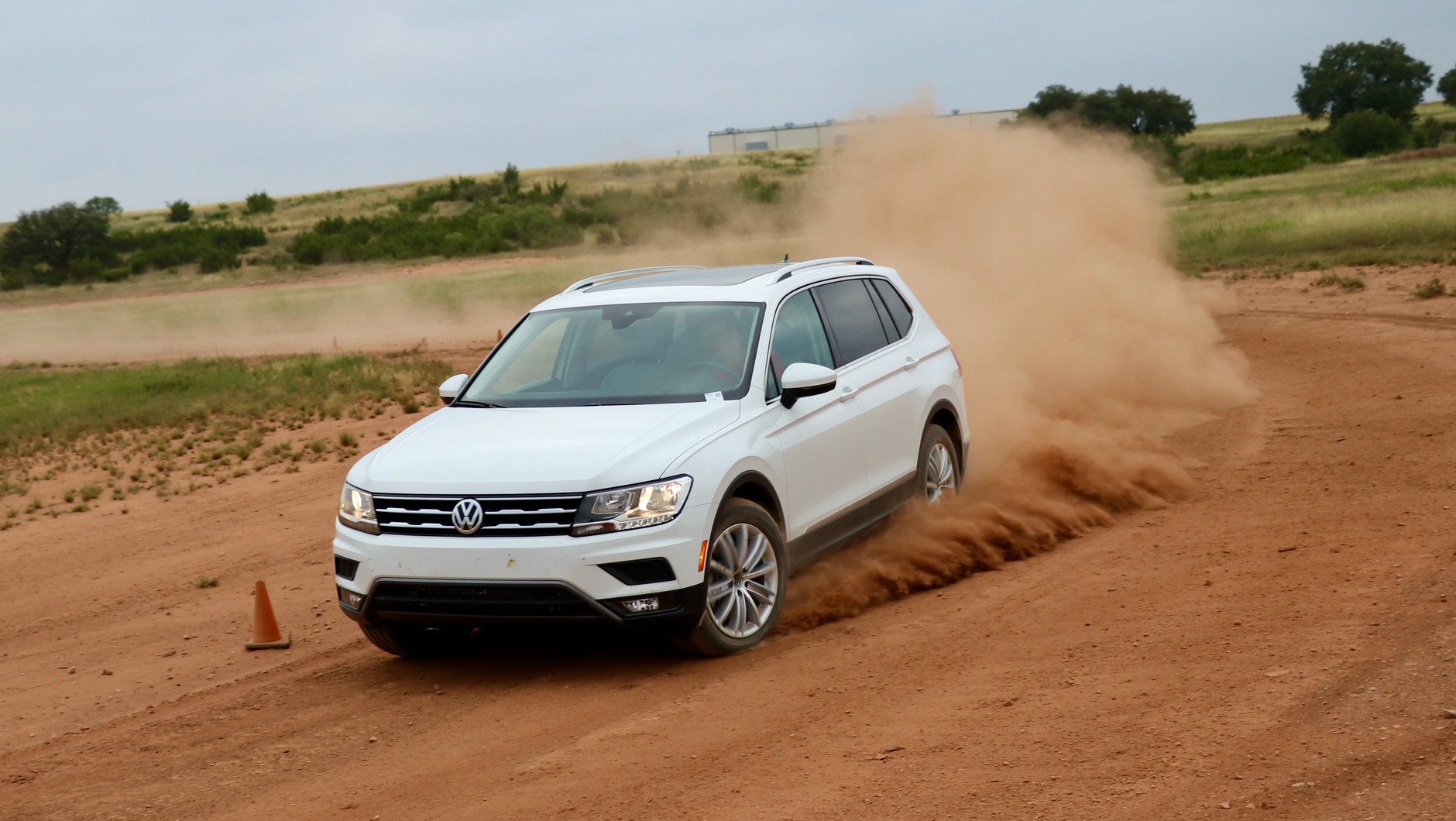 Test opon letnich do aut typu SUV. Testujemy także poza utwardzonymi drogami.
