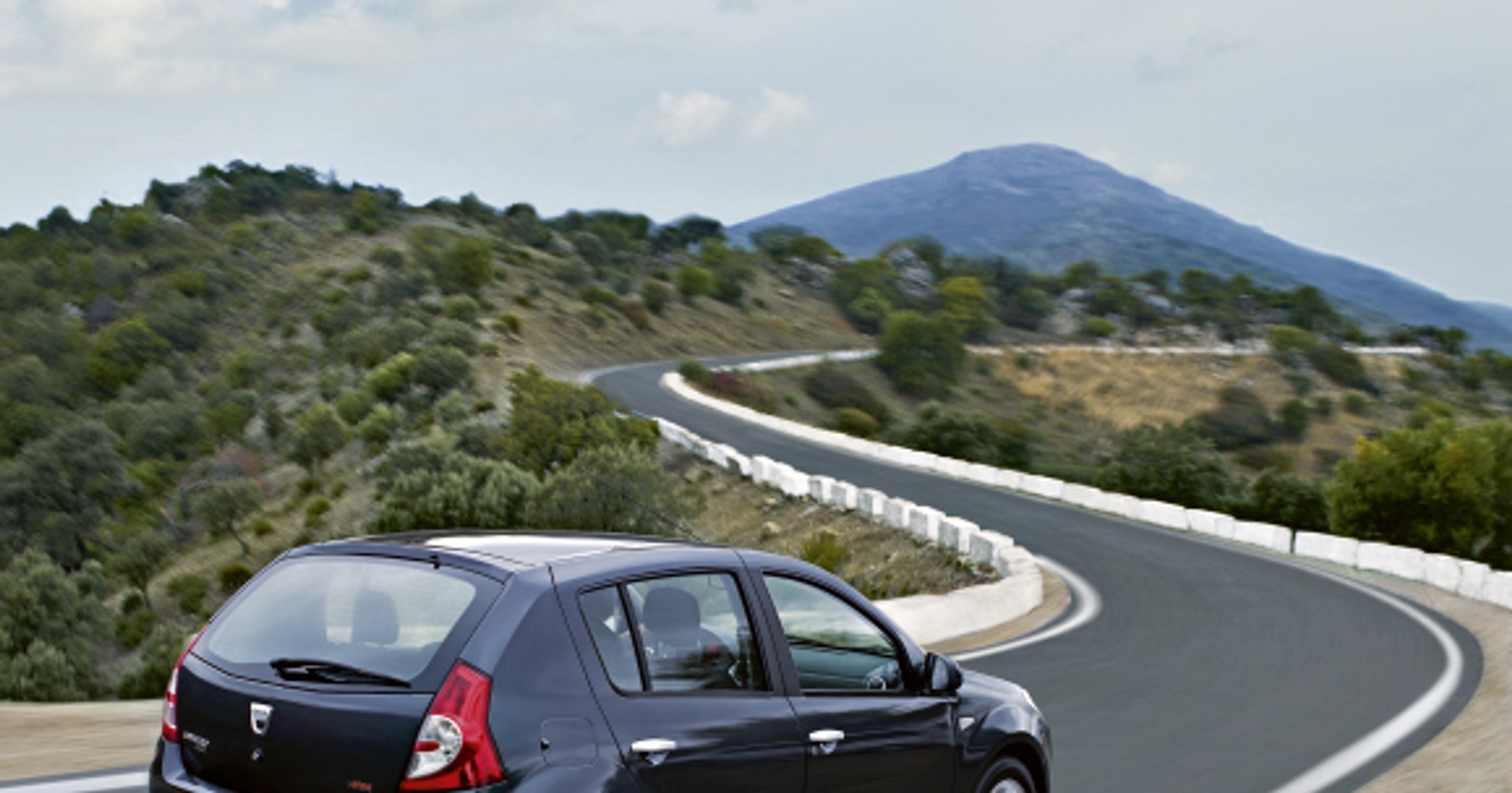 Dacia: Sandero Hi-Flex w salonach w maju - można już składać zamówienia
