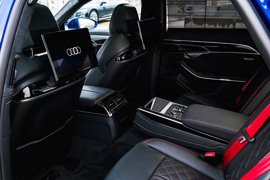 Audi S8 (2022, D5)