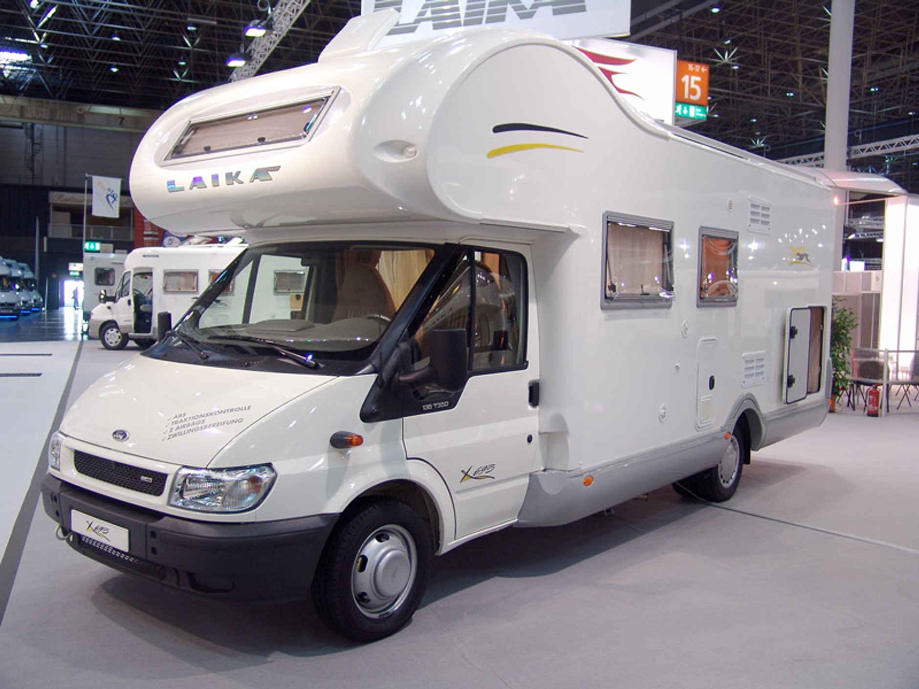 Caravan Salon Düsseldorf 2007: Caddy Life i moda na nowy sezon (fotogaleria)