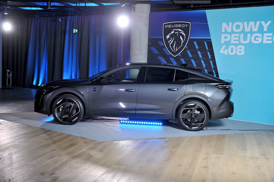 Peugeot 408