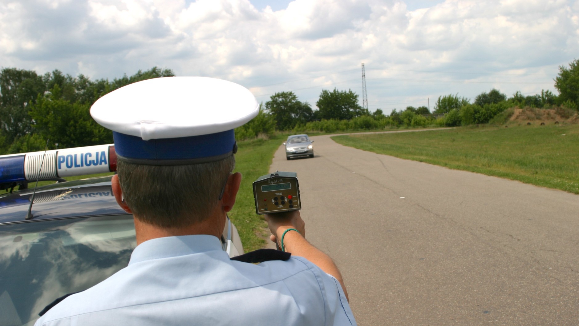 Policji przy drogach było mnóstwo, ale i tak ryzyko śmierci było w latach 90. na polskich drogach wielokrotnie wyższe niż na Zachodzie. Na szczęście, od tamtej pory dużo się zmieniło.