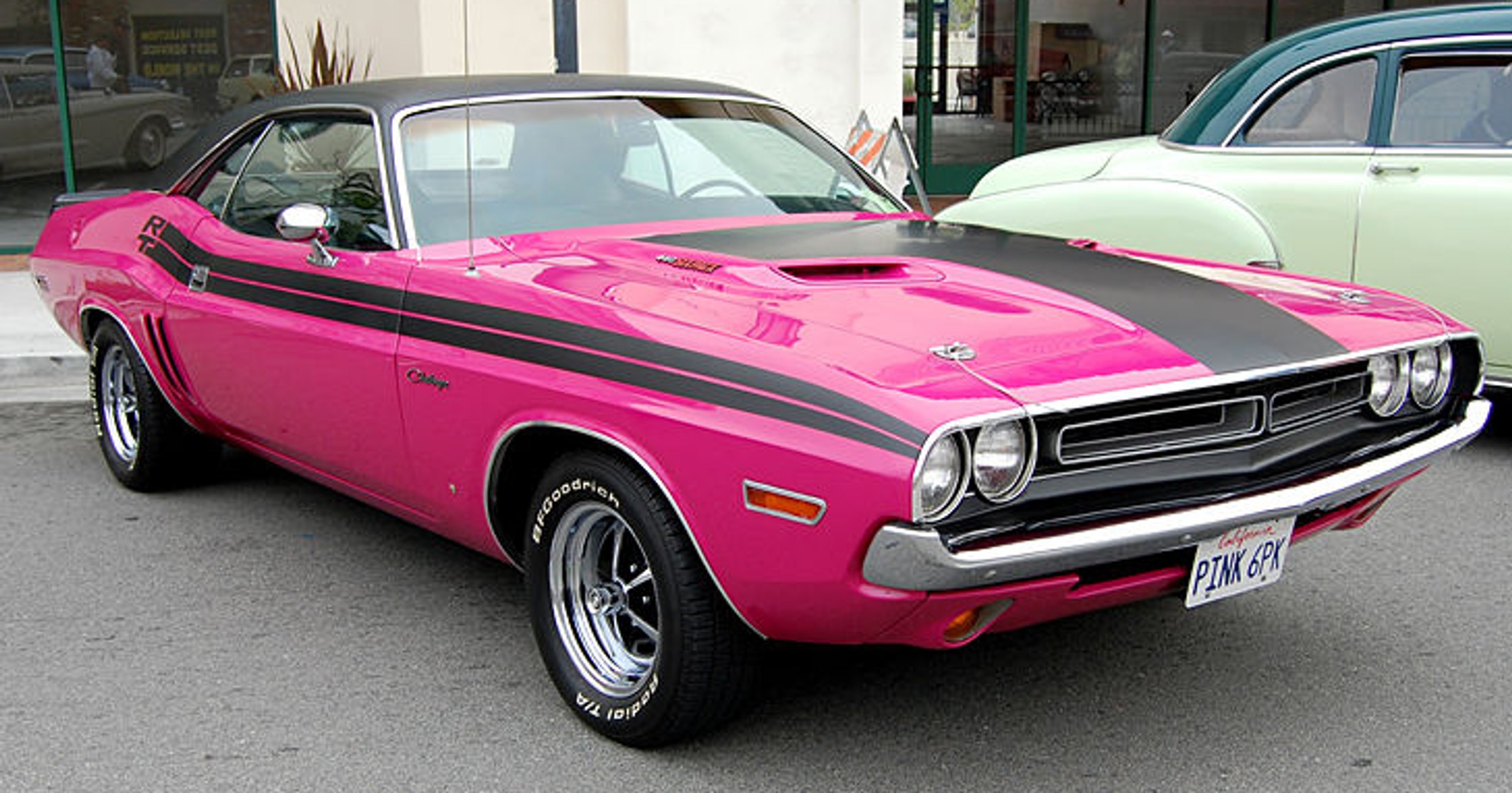 Autos-in-Pink-729x486-0f58c4a2dad2758c