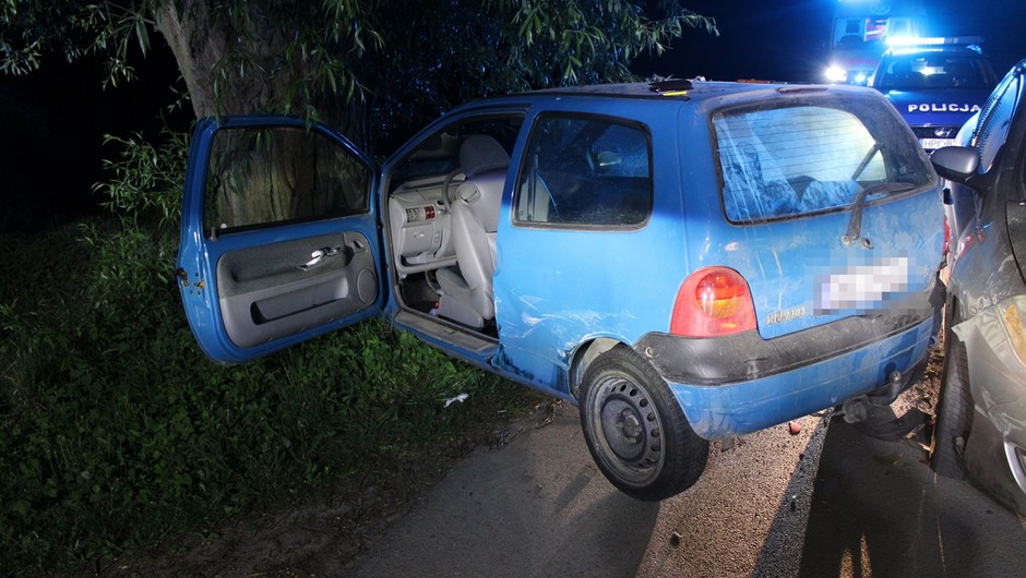 Obraz pochodzący z serwisu https://wloclawek.policja.gov.pl/kb4/informacje/wiadomosci/147901,19-latek-nie-zatrzymal-sie-do-kontroli-a-ucieczke-zakonczyl-kolizja-drogowa.html