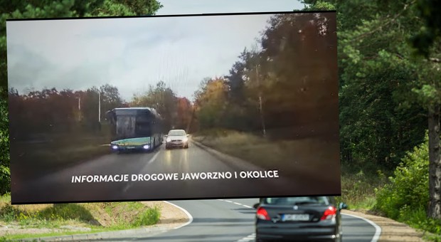 Cudem uniknął wypadku. Musiał jednak poświęcić auto