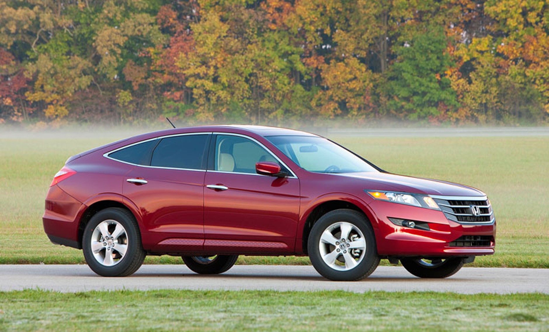 Honda Accord Crosstour: kolejny mikst liftbacka, coupé i SUV-a