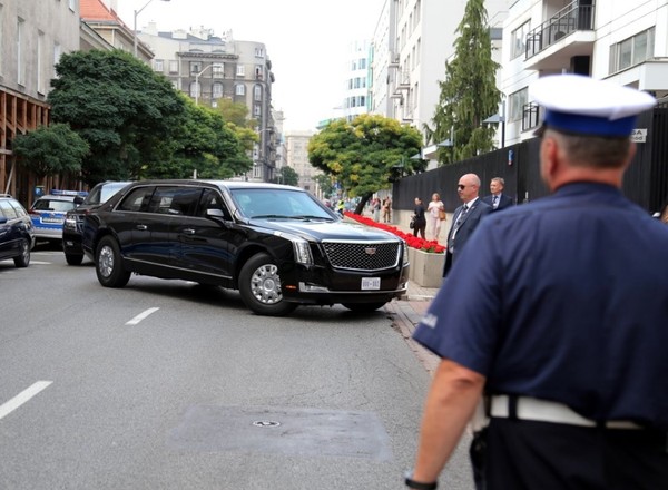 Trumpa nie będzie, ale jego bestie są w Warszawie – tankowały na Orlenie