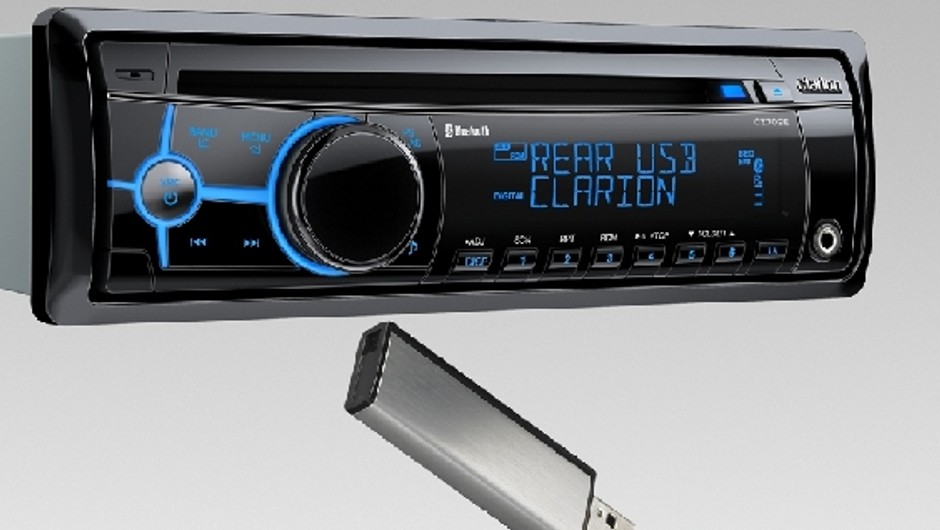 Clarion CZ702E: radio dla wymagających