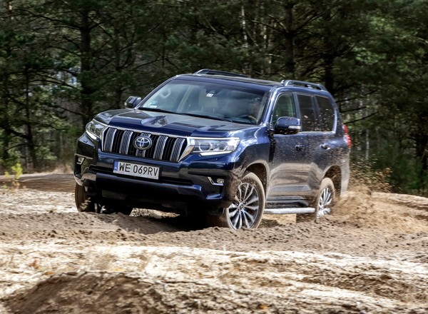 Toyota Land Cruiser 2.8 D-4D aut. - niezwyciężona w terenie