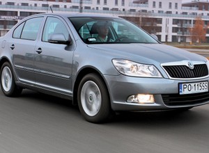 Škoda Octavia II (2004-13) – trudno o bardziej pakowny i funkcjonalny samochód kompaktowy