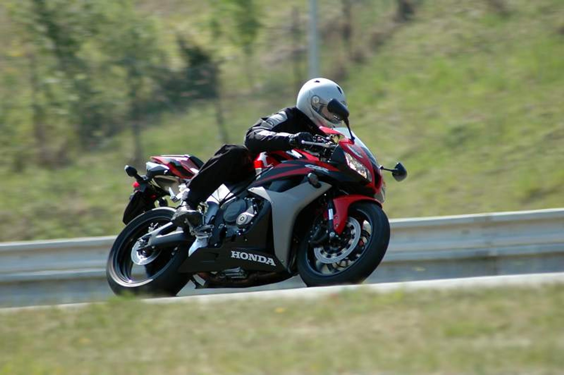 Supermoto Honda Days: nowy CBR600RR na torze