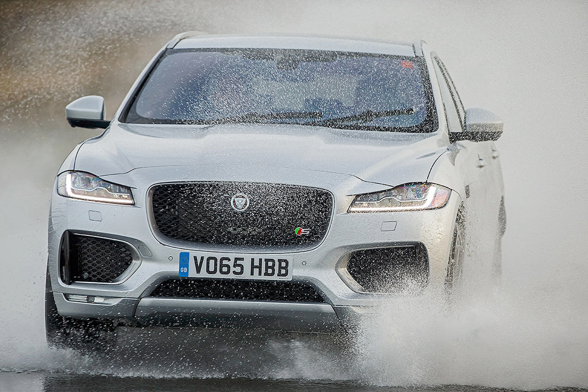 Jaguar F-Pace - SUV dla aktywnych lordów