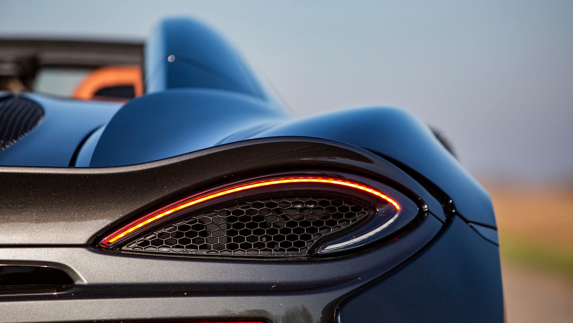McLaren 570S Spider - moc pod kontrolą