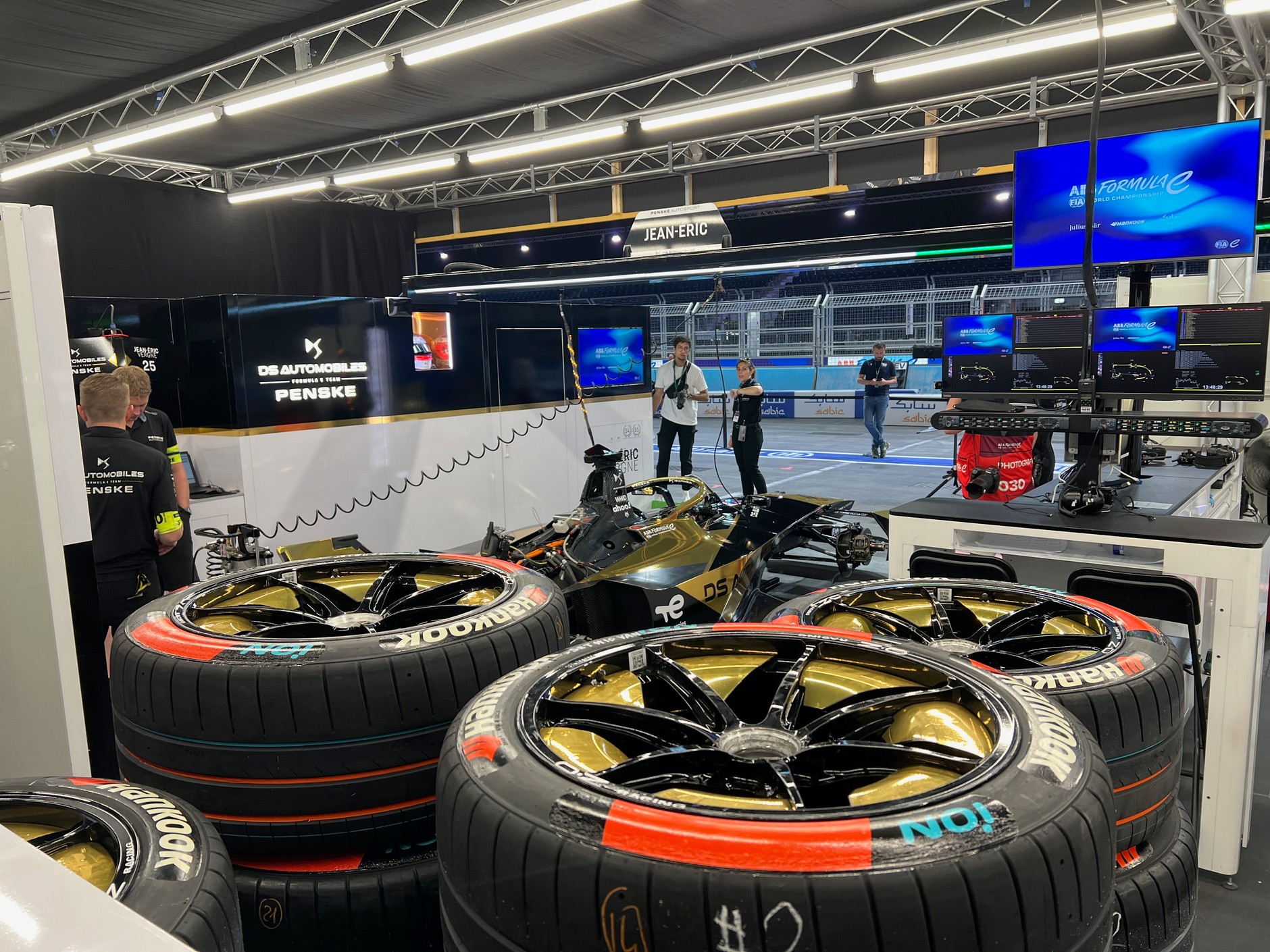 Wyścigi Formuły E na torze ExCel w Londynie