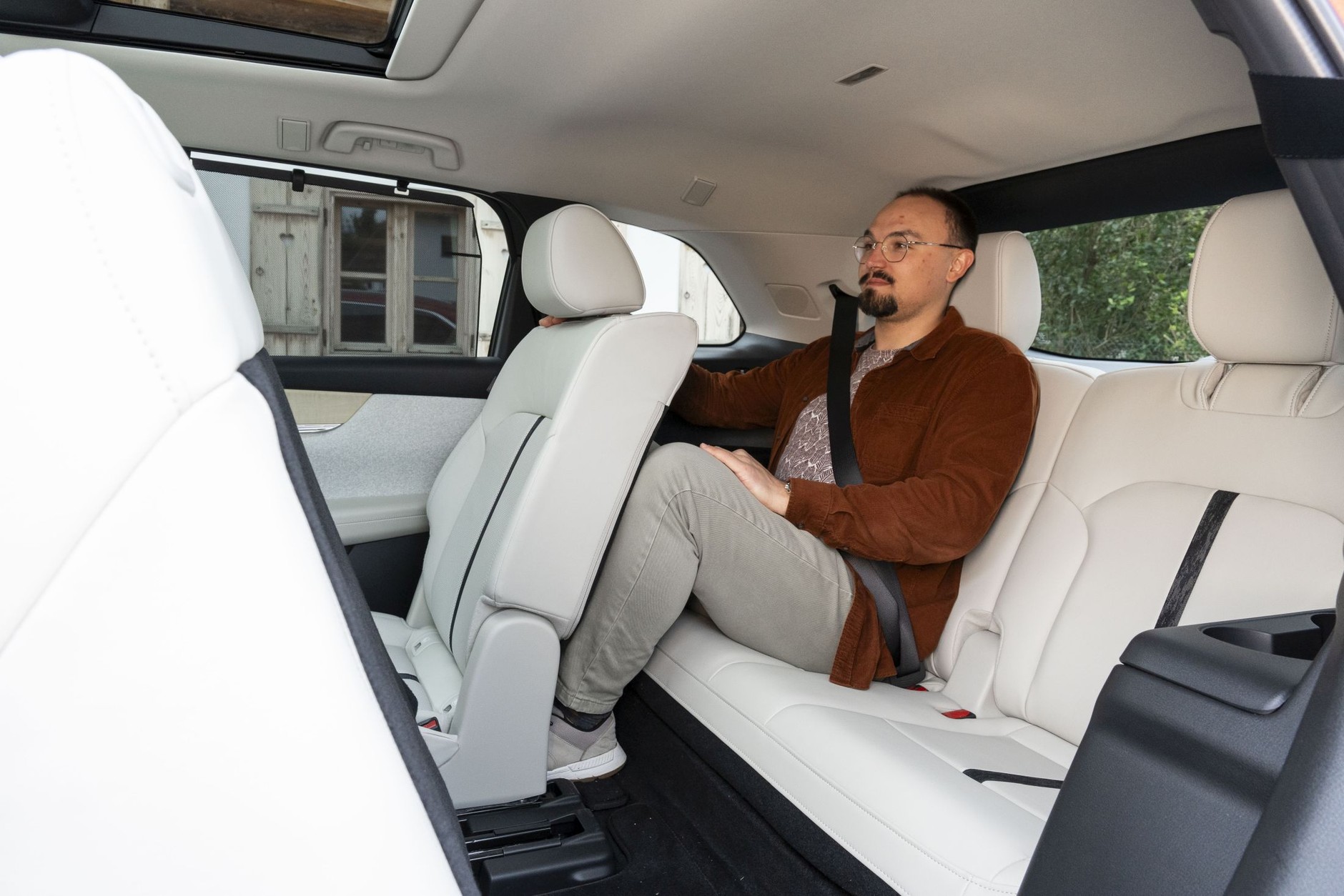 Trzeci rząd siedzeń tradycyjnie dla dzieci i... teściowej